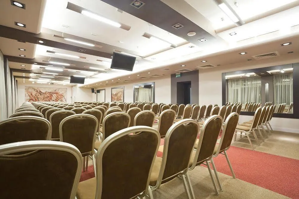 Hotel Ikar Poznan 3*,